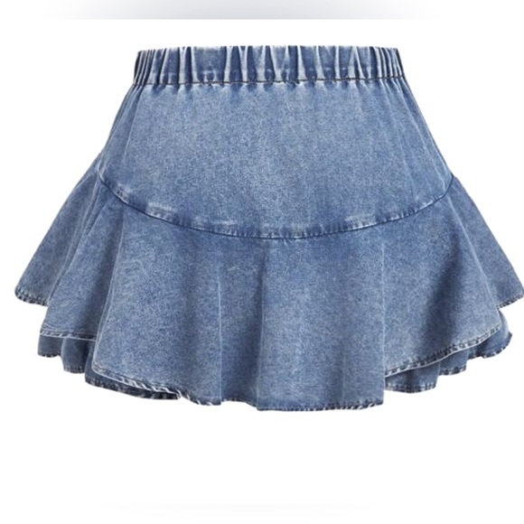 SHEIN Plus Size Women's Vintage Denim Shorts With Ruffled Hem Skirt - Picture 1 of 9